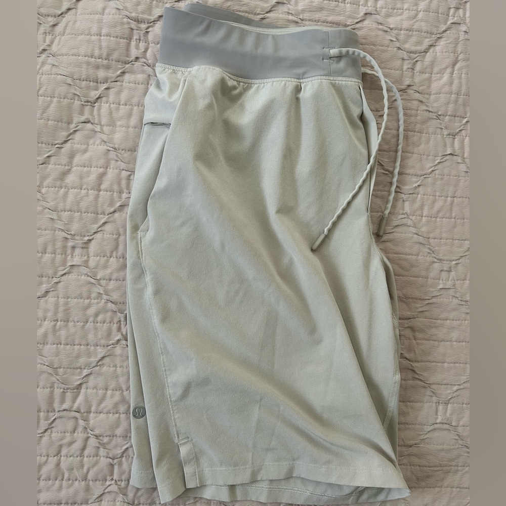 Lululemon License to Train 9” Linerless Shorts